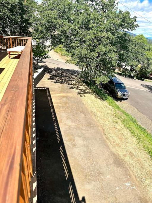 Panoramic Views Appartement Ashland Buitenkant foto