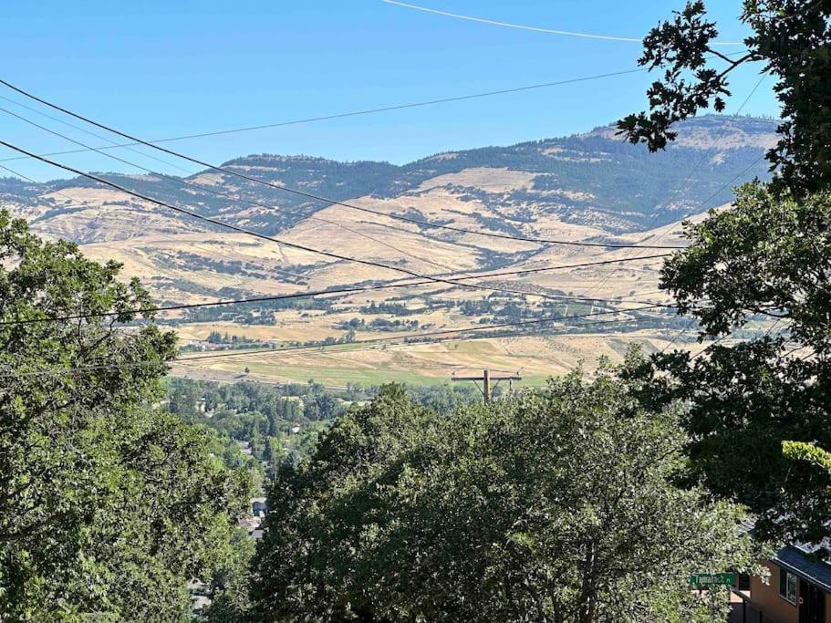 Panoramic Views Appartement Ashland Buitenkant foto